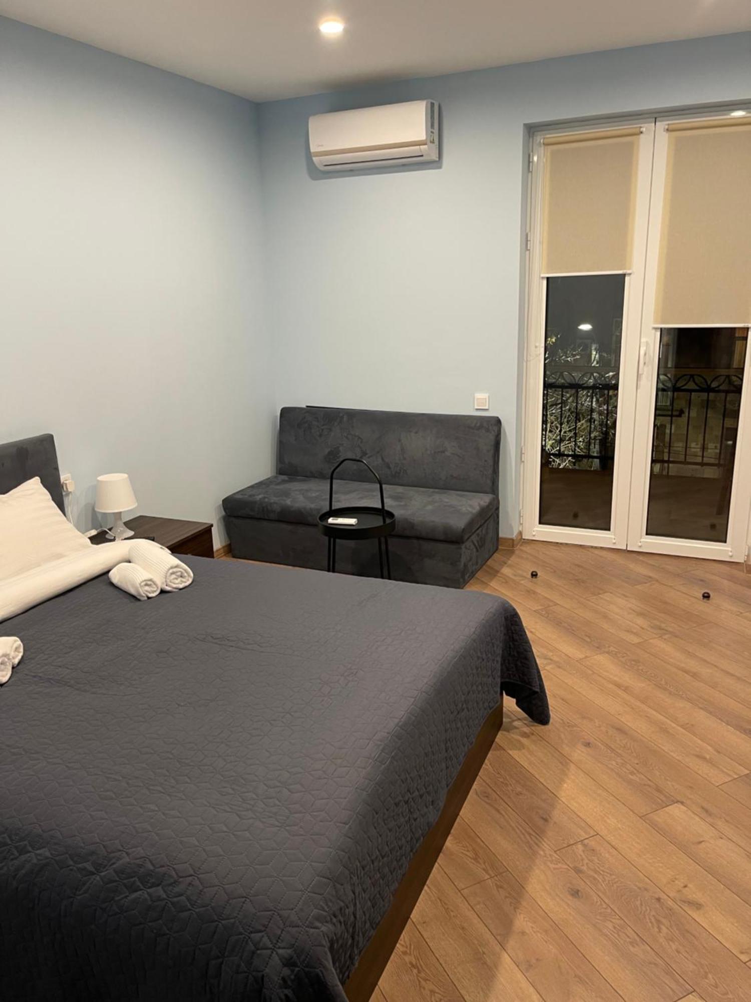 Apartamento Yerevan Downtown Luxe Exterior foto