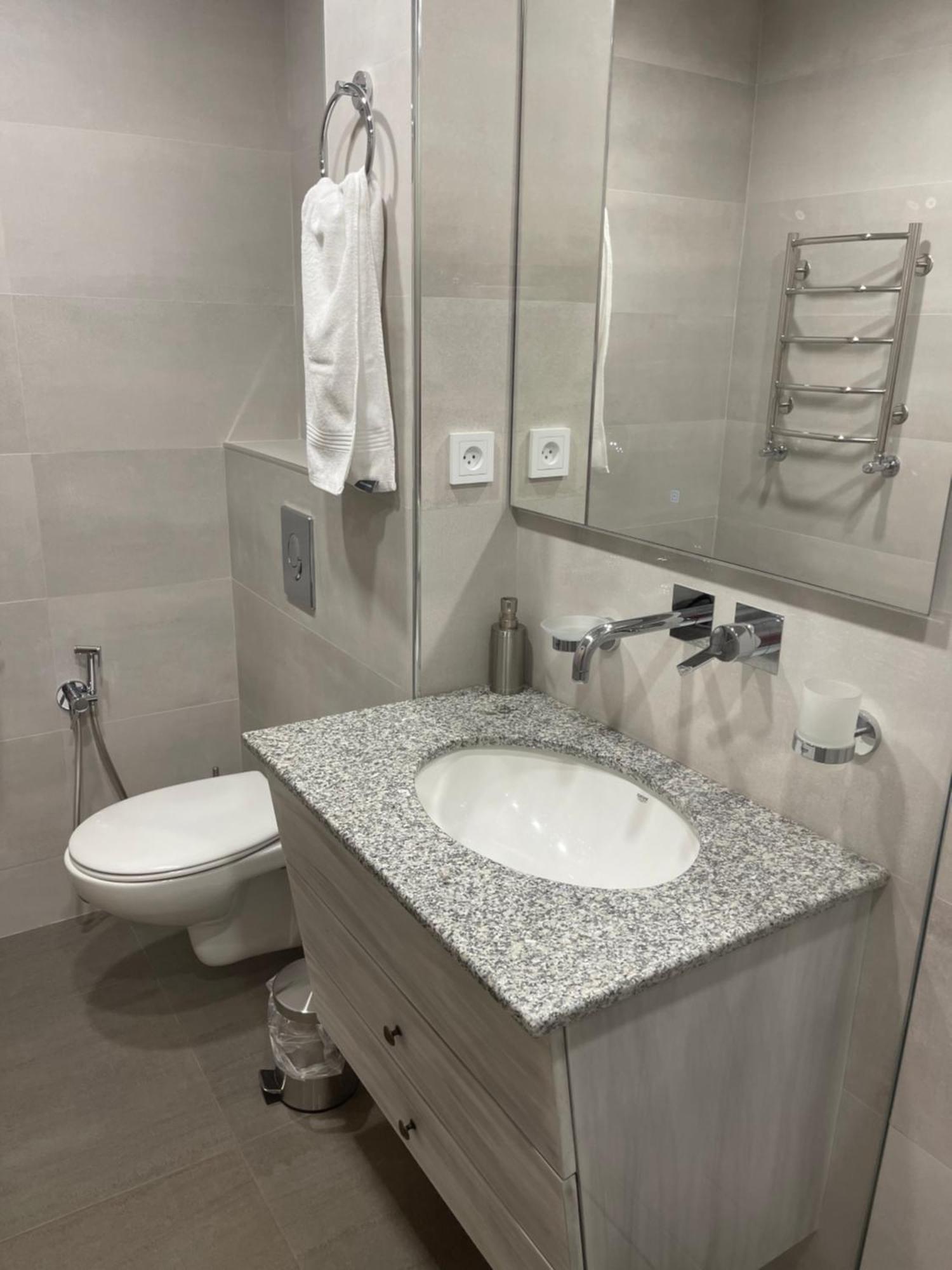 Apartamento Yerevan Downtown Luxe Exterior foto