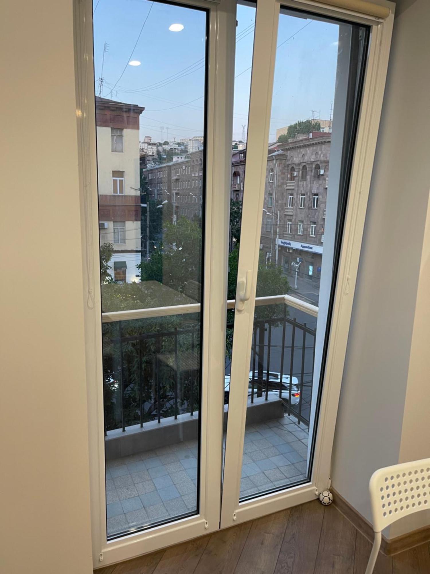 Apartamento Yerevan Downtown Luxe Exterior foto